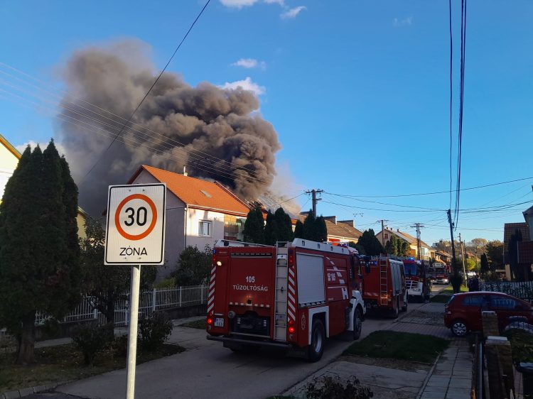 Kigyulladt egy ház Deákváron