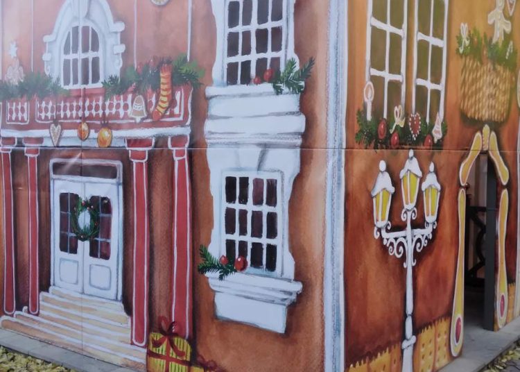 A főtér már a karácsonyra készül (képgaléria)