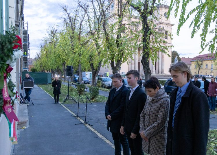 Madách Imre 200. évfordulóján koszorúzás (képgaléria)