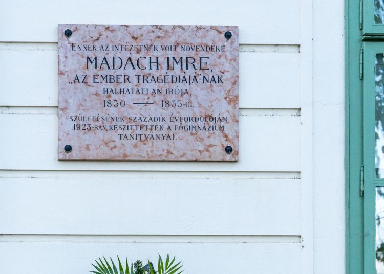 Madách Imre 200. évfordulóján koszorúzás (képgaléria)