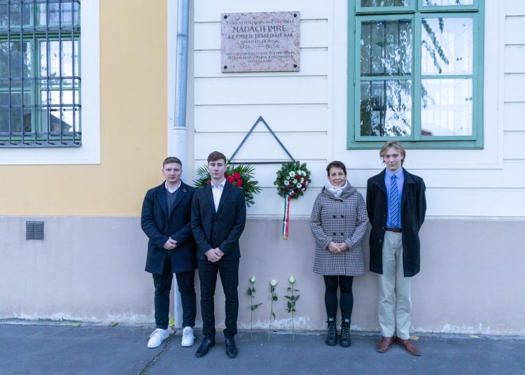 Madách Imre 200. évfordulóján koszorúzás (képgaléria)