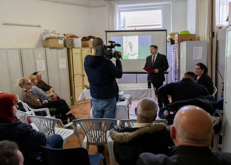 Fedél nélkülinek lenni állapot