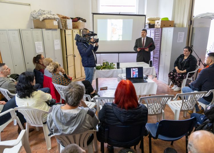 Fedél nélkülinek lenni állapot