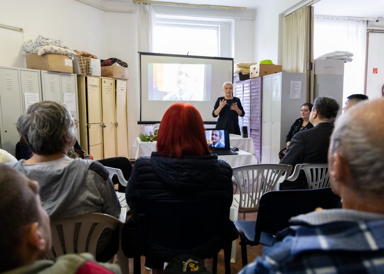 Fedél nélkülinek lenni állapot