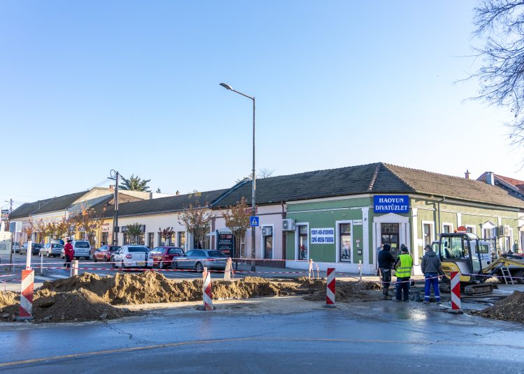 Vízellátási problémák Vác belvárosában is; reagált a kivitelező