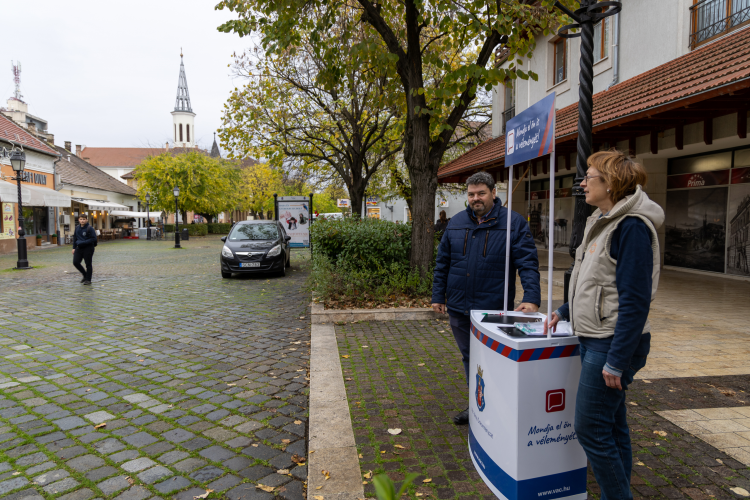 Akar akkumulátorgyárat, vagy az odadolgozók számára munkásszállót Vácra?