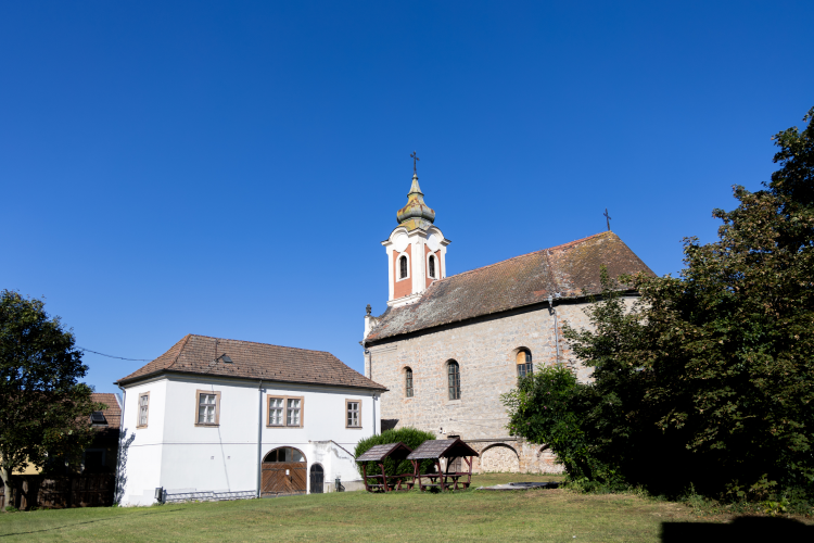 Végre elindulhat a váci Görög templom fedélszékének felújítása