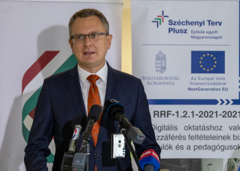 Rétvári: “A kormány azt szeretné, ha a magyar oktatás adná a legmodernebb tudást Európában”