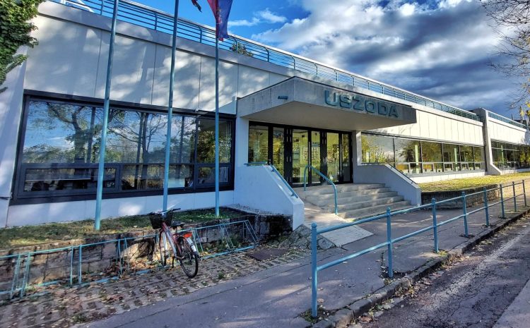 Januártól kénytelen díjat emelni az uszoda