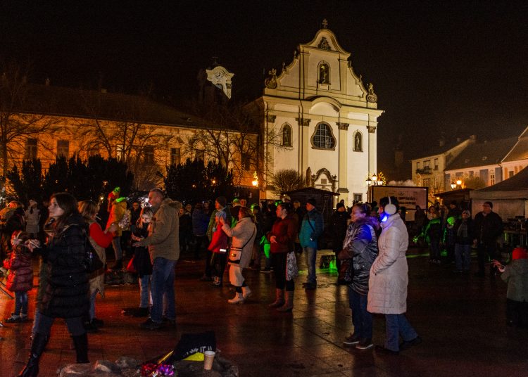 Szilveszter Vácon: tömeggel és jó hangulattal búcsúzott az óév