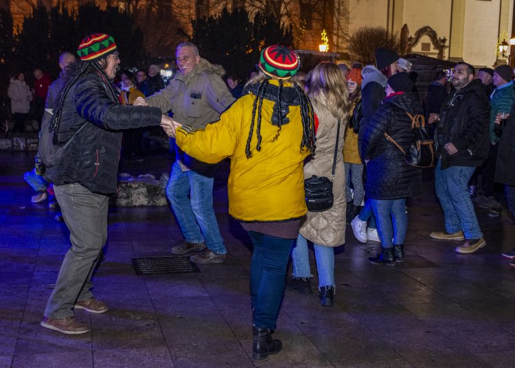 Szilveszter Vácon: tömeggel és jó hangulattal búcsúzott az óév