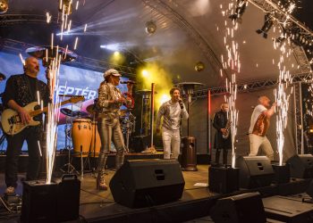 Szilveszter Vácon: tömeggel és jó hangulattal búcsúzott az óév