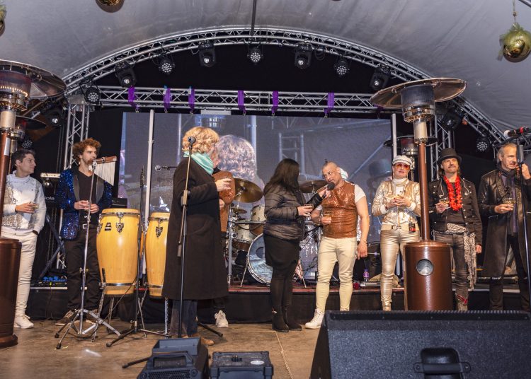 Szilveszter Vácon: tömeggel és jó hangulattal búcsúzott az óév