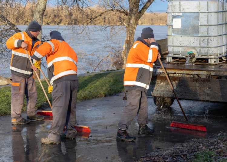 Az árvíznek csak a nyoma maradt Vácon (képgaléria)