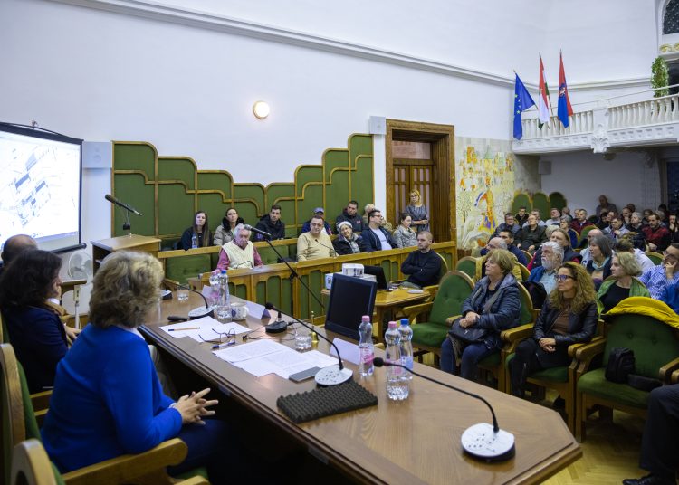 Telt házas volt a lakossági fórum