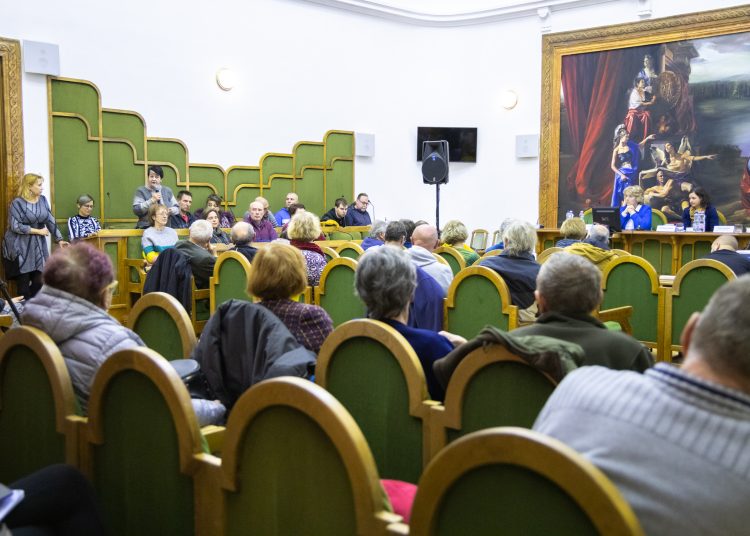 Telt házas volt a lakossági fórum