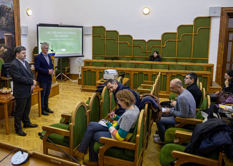 Hétfőn délelőtt zárult a tájépítész egyetemisták gyakorló programja Vácon (képgaléria)