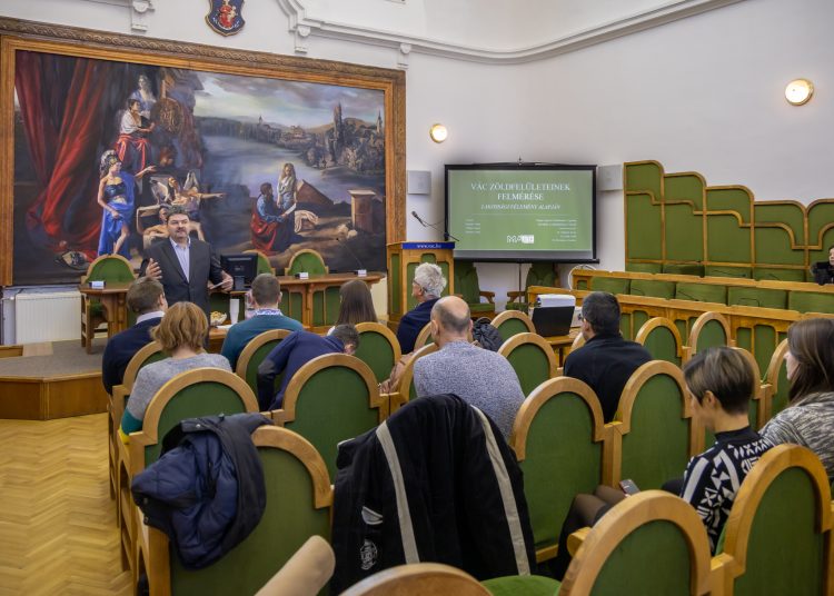 Hétfőn délelőtt zárult a tájépítész egyetemisták gyakorló programja Vácon (képgaléria)