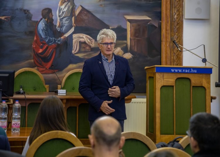 Hétfőn délelőtt zárult a tájépítész egyetemisták gyakorló programja Vácon (képgaléria)