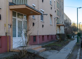 Postás kóddal jutott be egy deákvári lépcsőházba a tolvaj: elfogták