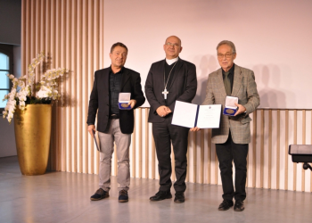 Kiosztották A Váci Egyházmegyéért díjakat