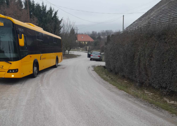 Deákváron megcsúszásos baleset történt