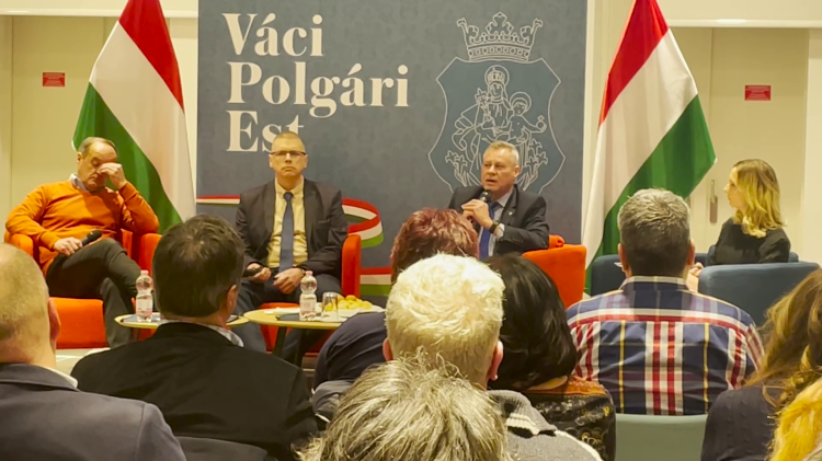 A becsődölt törökhegyi építkezések károsultjai is elmentek a Fidesz fórumára, hogy Néveri Istvánnak tegyenek fel kérdéseket