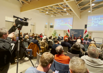 A családok tucatjait megkárosító lakóparkos cég egyik ügyvédjével is összeállt Rétvári Bence a hatalomért