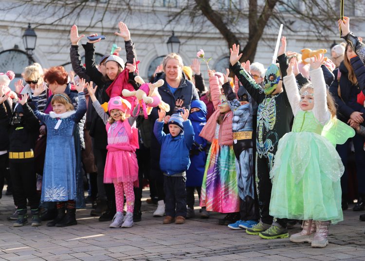 Főtéri Farsangi Forgatag
