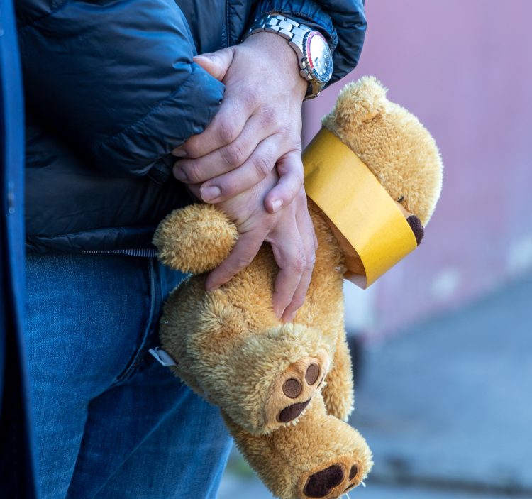 Inotay Gergely szerint a Fidesz csak az ígéreteiben védi a pedofiloktól a gyermekeket, a valóságban nem