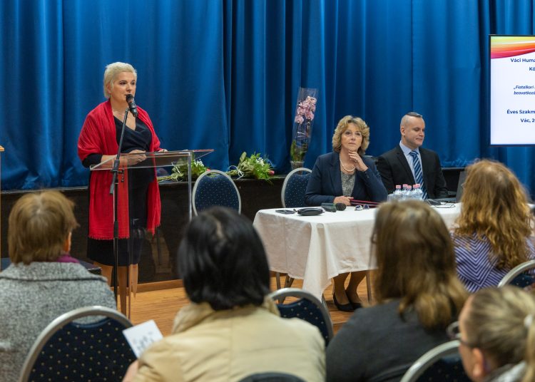 Szakmai konferencia a fiatalokért