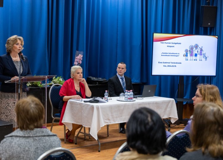 Szakmai konferencia a fiatalokért