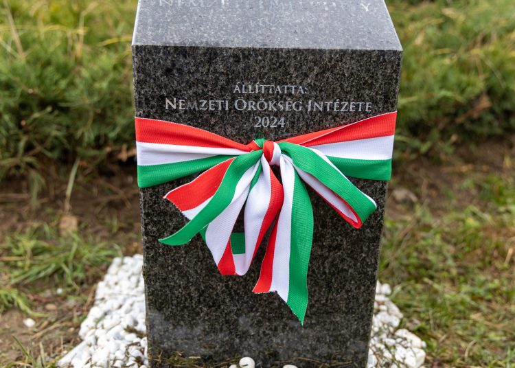 A kommunista diktatúrák áldozatainak emléknapja és a Nemzeti Emlékhelyet, valamint a Nemzeti Sírkertbe sorolt sírhelyeket jelölő okos parcellakövek átadása  alkalmából rendezett ünnepség (képgaléria)