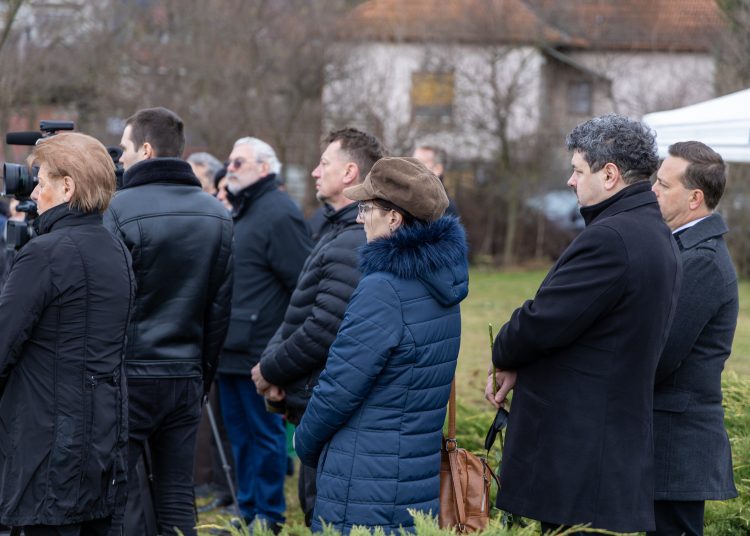 A kommunista diktatúrák áldozatainak emléknapja és a Nemzeti Emlékhelyet, valamint a Nemzeti Sírkertbe sorolt sírhelyeket jelölő okos parcellakövek átadása  alkalmából rendezett ünnepség (képgaléria)