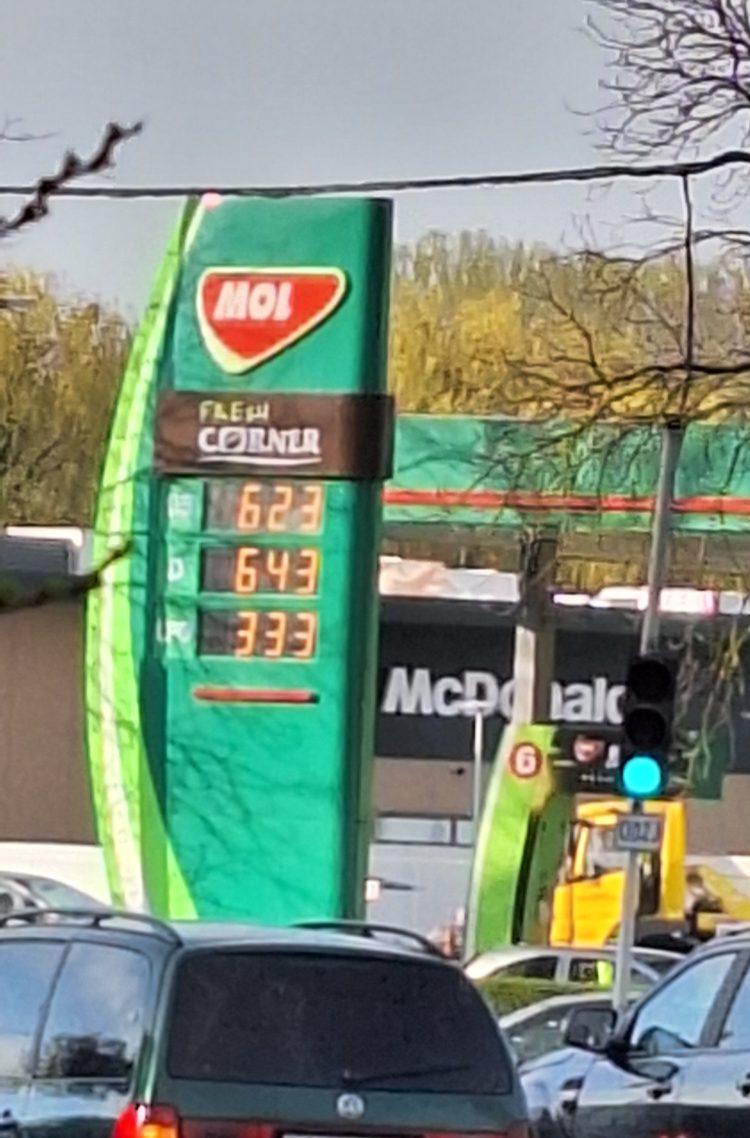 Így emelkedik az üzemanyag ára