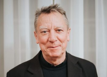 Mindenét elosztogatja az egykori váci püspök