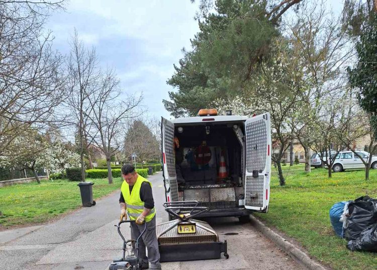 Képek: városszerte javította az utakat a városfejlesztő