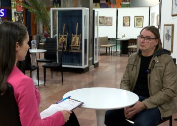 Miskolcról, a 70-es, 80-as évek rock városából indult és már 19 évesen gitáriskola alapítását tervezte Andrásik Remo