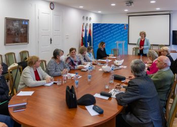 Számítástechnikai tanfolyam az időseknek