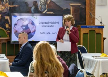 Vácon megtartották az I. Gyermekvédelmi Kerekasztalt