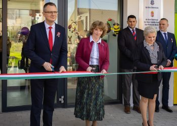 Újabb fontos beruházás Vácon: átadták a Bauer utcai bölcsődét