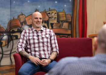 Március 20. és április 30. között mutakozik be Mojzes Péter fotókiállítása a Margaréta Kávéházban