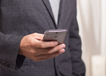 ADATHALÁSZ ÜZENETEK A FOXPOST NEVÉBEN