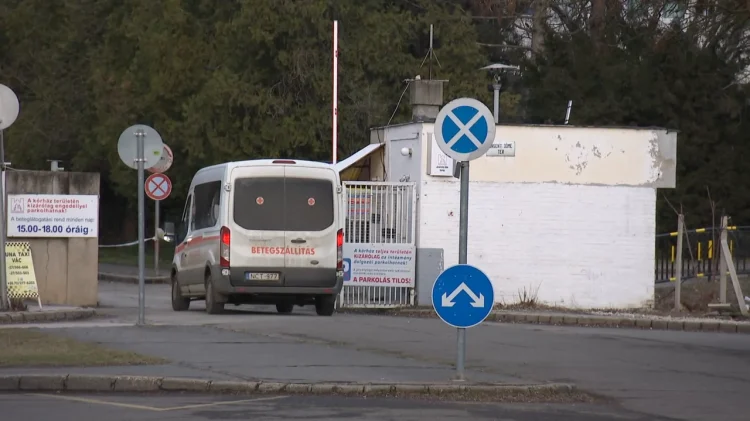 Nem volt asszisztens a váci orvosi ügyeleten, ezért csak a városi kórház gyerekosztályán kapott ellátást egy fulladó kisfiú