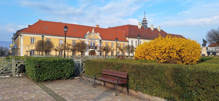 45 napirendi pontot tárgyal szerdán a képviselő-testület
