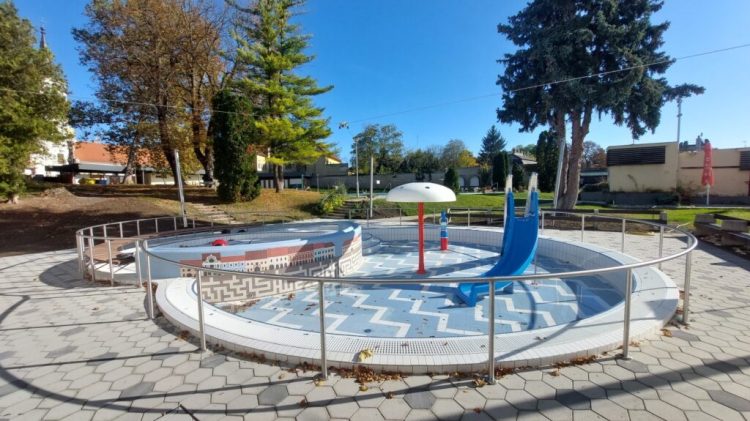 A váci strandról írt a népszerű Termál Online