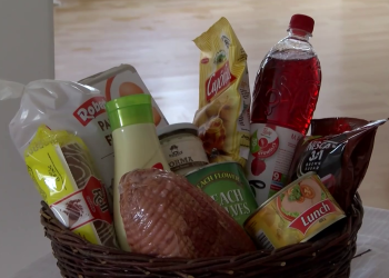 Több százan igényeltek húsvéti élelmiszercsomagot Vácon