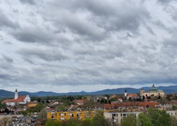 Hidegfront söpri ki a port