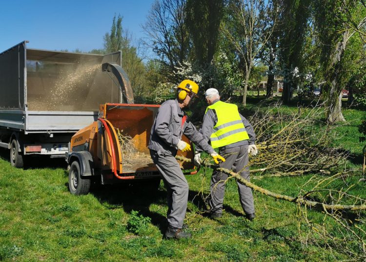 Képek: szerdán sem tétlenkedett a városfejlesztő