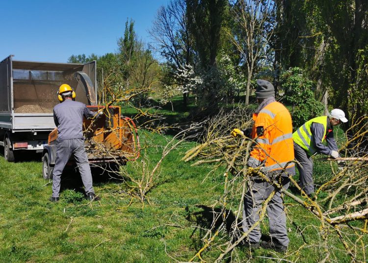 Képek: szerdán sem tétlenkedett a városfejlesztő